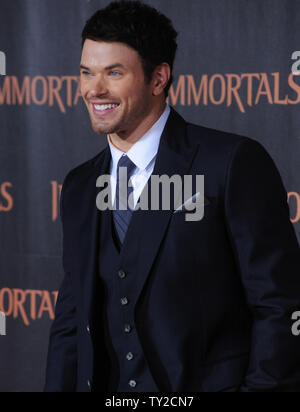 Schauspieler Kellan Lutz, der Mitglied in der motion picture Fantasy 'Unsterblichen', besucht die Weltpremiere des Films bei Nokia Theater in Los Angeles am 7. November 2011. UPI/Jim Ruymen Stockfoto