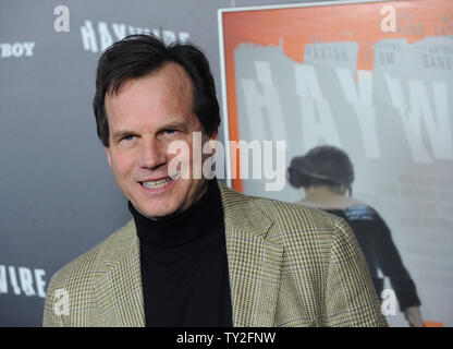 Bill Paxton, der Mitglied in der motion picture Thriller "Drunter und drüber", die Premiere des Films an der Directors Guild of America in Los Angeles am 5. Januar 2012 besucht. UPI/Jim Ruymen Stockfoto