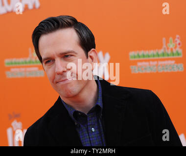 Schauspieler Ed Helms, die Stimme von Einmal-ler in der animierten motion picture Fantasy 'Dr. Seuss' Die Lorax", kommt für die Premiere des Films in den Universal Studios in Universal City, Kalifornien am 19. Februar 2012. UPI/Jim Ruymen Stockfoto