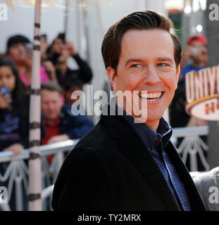 Schauspieler Ed Helms, die Stimme von Einmal-ler in der animierten motion picture Fantasy 'Dr. Seuss' Die Lorax", kommt für die Premiere des Films in den Universal Studios in Universal City, Kalifornien am 19. Februar 2012. UPI/Jim Ruymen Stockfoto
