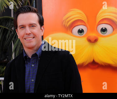 Schauspieler Ed Helms, die Stimme von Einmal-ler in der animierten motion picture Fantasy 'Dr. Seuss' Die Lorax", kommt für die Premiere des Films in den Universal Studios in Universal City, Kalifornien am 19. Februar 2012. UPI/Jim Ruymen Stockfoto