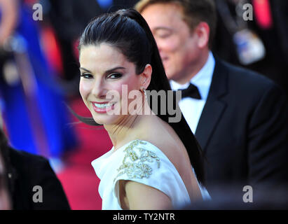 Sandra Bullock kommt auf dem roten Teppich an der 84th Academy Awards in Hollywood und Highlands Zentrum im Hollywood Abschnitt von Los Angeles am 26. Februar 2012. UPI/Kevin Dietsch Stockfoto