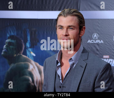 Chris Hemsworth, warf Mitglied im sci-fi Film "Die Rächer", die Premiere des Films im El CapitanTheater im Hollywood Abschnitt von Los Angeles, das am 11. April 2012 besucht. UPI/Jim Ruymen Stockfoto