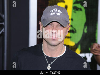 Kenny Chesney besucht die Premiere der Film 'Marley' am Arclight Theatre in Hollywood" in Los Angeles am 17. April 2012. UPI/Phil McCarten Stockfoto