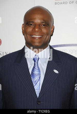 Warren Moon nimmt an den 27. Jahrestag Sport Spektakuläre im Hyatt Recency Century Plaza Hotel in Los Angeles hielt am 20. Mai 2012. UPI/Phil McCarten Stockfoto