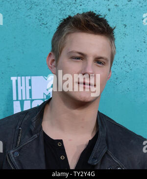 Schauspieler Alexander Ludwig kommt an der MTV Movie Awards auf der Gibson Amphitheatre in Universal City, Kalifornien am 3. Juni 2012. UPI/Jim Ruymen Stockfoto
