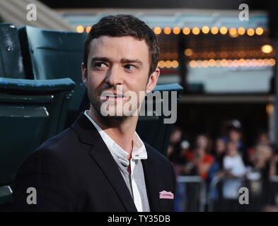 Justin Timberlake, der Mitglied in der motion picture Drama "Trouble mit der Kurve", sorgt sich die Premiere des Films im Village Theatre in Los Angeles am 19. September 2012. UPI/Jim Ruymen Stockfoto