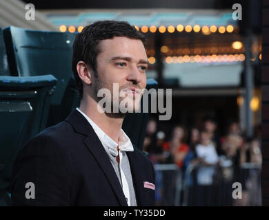 Justin Timberlake, der Mitglied in der motion picture Drama "Trouble mit der Kurve", sorgt sich die Premiere des Films im Village Theatre in Los Angeles am 19. September 2012. UPI/Jim Ruymen Stockfoto