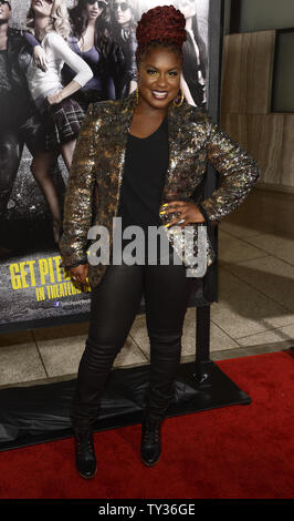 Warf Mitglied Ester Dean besucht die Premiere von "Pitch perfekt" am Arclight Theatre in Hollywood Abschnitt von Los Angeles hielt am 24. September 2012. UPI/Phil McCarten Stockfoto