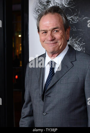 Warf Mitglied Tommy Lee Jones kommt an der Premiere des historischen biographischen Motion Picture 'Lincoln', als Teil des AFI Fest 2012 am Grauman's Chinese Theater in Hollywood" in Los Angeles am 8. November 2012. UPI/Jim Ruymen Stockfoto