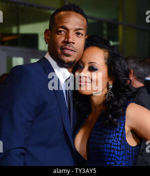 Marlon Wayans (L) und Essence Atkins, Darsteller in der motion picture Komödie "Haunted House", die Premiere des Films am Arclight Cinerama Dome im Hollywood Abschnitt von Los Angeles am 3. Januar 2013 teilnehmen. UPI/Jim Ruymen Stockfoto