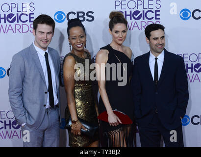 (L - R) Schauspieler Zach Cregger, Tempestt Bledsoe, Erinn Hayes und Jesse Bradford besuchen die People's Choice Awards 2013 an Nokia Theatre L.A. Leben in Los Angeles am 9. Januar 2013. UPI/Jim Ruymen Stockfoto