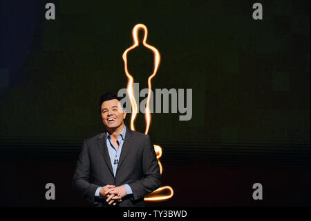 Host Seth MacFarlane kündigt die Nominierungen für die 85. Academy Awards am Samuel Goldwyn Theater in Beverly Hills, Kalifornien am 10. Januar 2013. Die 85. jährlichen Academy Awards findet am 24. Februar. UPI/Jim Ruymen Stockfoto