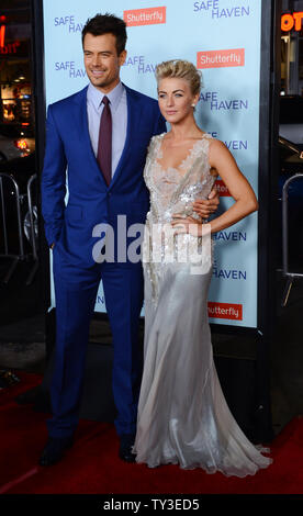 Schauspieler Josh Duhamel (L) und Julianne Hough, Darsteller in der motion picture Romanze Thriller afe Haven", die Premiere des Films in TCL Chinese Theatre in Hollywood Abschnitt von Los Angeles besuchen am 5. Februar 2013. UPI/Jim Ruymen Stockfoto