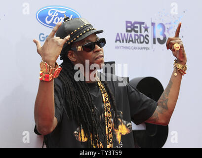 Recording Artist 2 Chainz besucht die BET Awards 13 im Nokia Theater in Los Angeles am 30. Juni 2013. UPI/Alex Gallardo Stockfoto