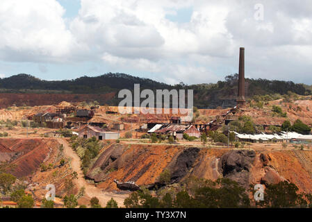 Aufgeschnitten Goldmine jetzt geschlossen war einst eine der reichsten der Welt Mount Morgan Queensland Australien Stockfoto