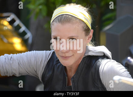 Schauspielerin Katee Sackhoff besucht 4. Jahresbericht der Kiehl LifeRide für amfAR Finale in LA! An der Waldung in Los Angeles am 8. August 2013 statt. UPI/Phil McCarten Stockfoto