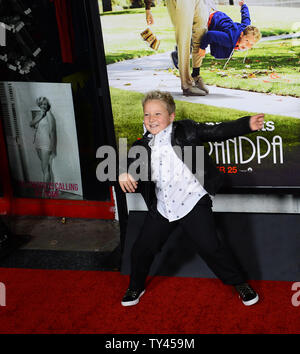 Cast Mitglied Jackson Nicoll besucht die Premiere seines neuen Motion picture Komödie 'Esel präsentiert: Schlecht Opa' bei TLC Chinese Theatre (ehemals Grauman's) in Los Angeles am 21. Oktober 2013. In dem Film, 86-jährige Irving Zisman ist auf eine Reise quer durch Amerika mit den unwahrscheinlichsten Begleiter: seinen 8 Jahre alten Enkel, Billy. UPI/Jim Ruymen Stockfoto