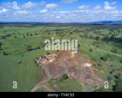 Kleine Steinbruch in Betrieb in der Nähe von Wallaville Queensland Australien Stockfoto