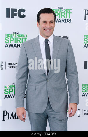 Schauspieler Jon Hamm besucht die 29. jährliche Film Independent Spirit Awards in Santa Monica, Kalifornien, die am 1. März 2014. UPI/Jim Ruymen Stockfoto