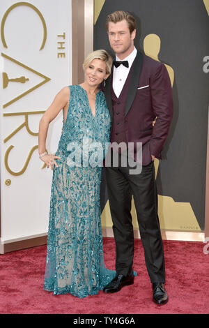 Elsa Pataky und Chris Hemsworth ankommen auf dem roten Teppich am 86th Academy Awards in Hollywood & Highland Center im Hollywood Abschnitt von Los Angeles am 2. März 2014. UPI/Kevin Dietsch Stockfoto