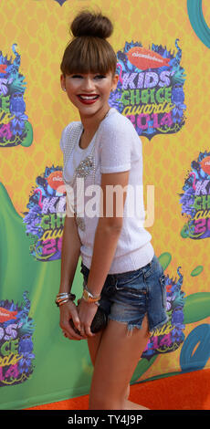 Schauspielerin Zendaya nimmt an der 27. jährlichen Nickelodeon Kids' Choice Awards an USC Galen Center in Los Angeles am 29. März 2014 statt. UPI/Jim Ruymen Stockfoto