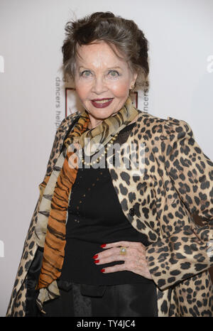 Leslie Caron besucht die professionelle Tänzer Gesellschaft jährliche Gypsy Award Mittagessen in Beverly Hills, Kalifornien am 30. März 2014. UPI/Phil McCarten Stockfoto