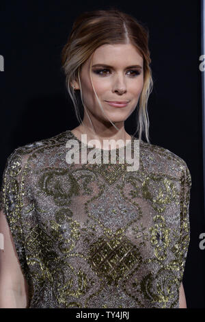 Warf Mitglied Kate Mara besucht die Premiere des sci-fi-film Thriller "Transzendenz" im Regency Dorf Theater im Westwood Abschnitt von Los Angeles am 10. April 2014 Handlung: Eine unheilbar krank Wissenschaftler Uploads, seinen Verstand zu einem Computer. Diese gewährt ihm Macht jenseits seiner kühnsten Träume, und bald wird er unaufhaltsam. UPI/Jim Ruymen Stockfoto