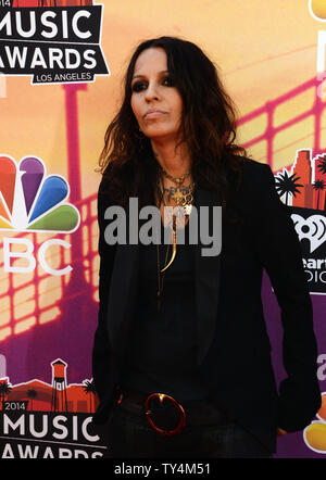 American Rock Musiker Linda Perry besucht die ich Herz Radio Music Awards im Shrine Auditorium in Los Angeles am 1. Mai 2014. UPI/Jim Ruymen Stockfoto