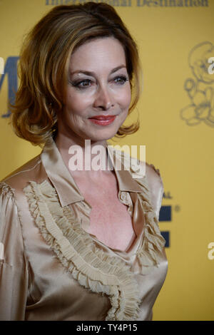 Schauspielerin Sharon Lawrence nimmt an den jährlichen Frauen im Film Crystal + Lucy Awards im Hyatt Regency Century Plaza im Century City" in Los Angeles am 11. Juni 2014. Stockfoto