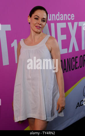 Schauspielerin Rose McGowan besucht die Premiere der romantischen Horror Komödie motion picture "Leben nach Beth' am Theater im Ace Hotel in Los Angeles am 8. August 2014. Handlung: Ein junger Mann, der vor kurzem verstorbene Freundin geheimnisvoll zurück von den Toten, aber er langsam merkt, dass sie nicht die Art und Weise, wie er sie in Erinnerung hatte. UPI/Jim Ruymen Stockfoto