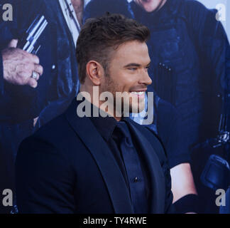 Warf Mitglied Kellan Lutz besucht die Premiere des Motion picture Thriller "Die Verschleißteile 3' bei TCL Chinese Theatre in Hollywood" in Los Angeles am 11. August 2014. Storyline: Barney (Sylvester Stallone) vergrößert sein Team mit neuem Blut für einen persönlichen Kampf: nach unten zu nehmen Conrad Stonebanks, die Verschleißteile Mitbegründer und berüchtigten Waffenhändler Wer ist hell Bent auf, Barney und jedem Einzelnen seiner Mitarbeiter. UPI/Jim Ruymen Stockfoto