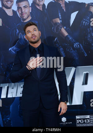 Warf Mitglied Kellan Lutz besucht die Premiere des Motion picture Thriller "Die Verschleißteile 3' bei TCL Chinese Theatre in Hollywood" in Los Angeles am 11. August 2014. Storyline: Barney (Sylvester Stallone) vergrößert sein Team mit neuem Blut für einen persönlichen Kampf: nach unten zu nehmen Conrad Stonebanks, die Verschleißteile Mitbegründer und berüchtigten Waffenhändler Wer ist hell Bent auf, Barney und jedem Einzelnen seiner Mitarbeiter. UPI/Jim Ruymen Stockfoto