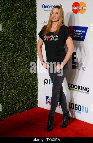 Schauspielerin Mira Sorvino besucht die 4. Biennale bis zu Krebs Geldbeschaffer Stand auf der Dolby Theatre in Hollywood" in Los Angeles am 5. September 2014. Die hochkarätig besetzte einstündige Fernsehsendung live gleichzeitig auf werbefreie Broadcast- und Kabelnetze übertragen wurde. UPI/Jim Ruymen Stockfoto