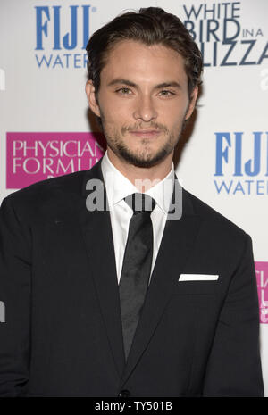 Warf Mitglied Shiloh Fernandez besucht die Premiere des Films 'weißen Vogel in einem Blizzard' am Arclight Theatre in Hollywood" in Los Angeles am 21. Oktober 2014. UPI/Phil McCarten Stockfoto