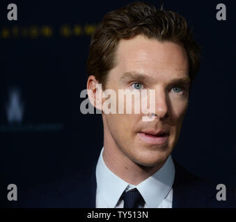 Warf Mitglied Benedict Cumberbatch besucht die Premiere des Biographischen motion picture Kriegsdrama "die Nachahmung Spiel' an der Directors Guild of America (DGA) in Los Angeles am 10. November 2014. Storyline: Englischer Mathematiker und Logiker, Alan Turing (cumberbatch), hilft der Enigma Code in einen Nagel knacken spannenden Rennen gegen die Zeit in den dunkelsten Tagen des Zweiten Weltkriegs. UPI/Jim Ruymen Stockfoto