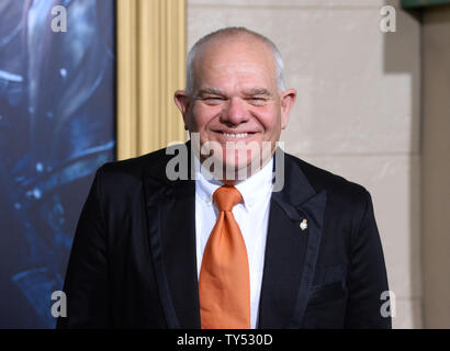 Schauspieler Mark Hadlow besucht die Premiere des Motion picture Fantasy' The Hobbit: Die Schlacht der Fünf Heere" bei TCL Chinese Theatre in Hollywood" in Los Angeles am 9. Dezember 2014. Storyline: Bilbo und die Unternehmen sind gezwungen, in einem Krieg gegen eine Reihe von Kombattanten zu engagieren und die erschreckende Smaug vom Erwerb eines Königreichs Schatz und Auslöschung allen Mittelerde halten, im dritten einer Trilogie von Filmen auf der Basis von JRR Tolkien's Roman 1937. UPI/Jim Ruymen Stockfoto