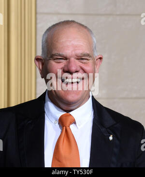 Schauspieler Mark Hadlow besucht die Premiere des Motion picture Fantasy' The Hobbit: Die Schlacht der Fünf Heere" bei TCL Chinese Theatre in Hollywood" in Los Angeles am 9. Dezember 2014. Storyline: Bilbo und die Unternehmen sind gezwungen, in einem Krieg gegen eine Reihe von Kombattanten zu engagieren und die erschreckende Smaug vom Erwerb eines Königreichs Schatz und Auslöschung allen Mittelerde halten, im dritten einer Trilogie von Filmen auf der Basis von JRR Tolkien's Roman 1937. UPI/Jim Ruymen Stockfoto