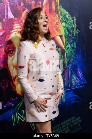 Warf Mitglied Maya Rudolph besucht die Premiere des Motion picture Kriminalität Drama "inhärenten Vice' an TCL Chinese Theatre in Hollywood" in Los Angeles am 10. Dezember 2014. Handlung: im Jahre 1970, der Droge - getankte Los Angeles Detective Larry 'Doc' Sportello das Verschwinden einer ehemaligen Freundin untersucht. UPI/Jim Ruymen Stockfoto