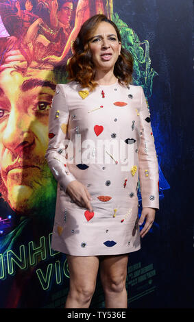 Warf Mitglied Maya Rudolph besucht die Premiere des Motion picture Kriminalität Drama "inhärenten Vice' an TCL Chinese Theatre in Hollywood" in Los Angeles am 10. Dezember 2014. Handlung: im Jahre 1970, der Droge - getankte Los Angeles Detective Larry 'Doc' Sportello das Verschwinden einer ehemaligen Freundin untersucht. UPI/Jim Ruymen Stockfoto