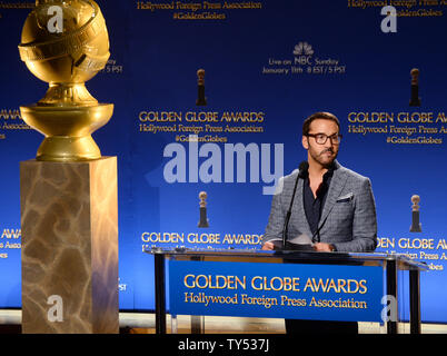 Schauspieler Jeremy Piven gibt die Nominierungen für die 72. jährlichen Golden Globe Awards im Beverly Hilton Hotel in Beverly Hills, Kalifornien am 11. Dezember 2014. Die Gewinner werden bei der NBC-Fernsehsendung am 11. Januar 2015 bekannt gegeben. UPI/Jim Ruymen Stockfoto