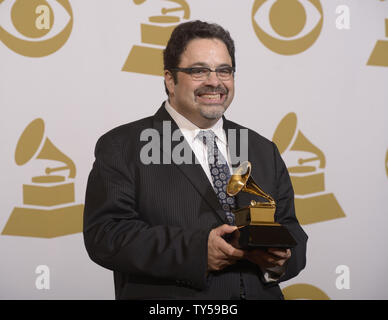 Musiker Arturo O'Farrill, Sieger der Best Latin Jazz Album für "Die Handlung der Trommel", stellt backstage bei der 57Th Grammy Awards im Staples Center in Los Angeles am 8. Februar 2015 Foto von Phil McCarten/UPI Stockfoto