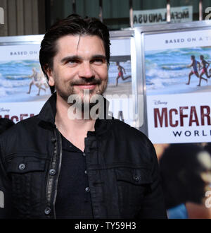 Der kolumbianische Sänger Juanes besucht die Premiere des Motion picture Drama "cFarland, USA" am El Capitan Theatre in Hollywood" in Los Angeles am 9. Februar 2015. Handlung: ein cross country Coach in einem kleinen Kalifornien Stadt verwandelt sich ein Team von Athleten in Meisterschaftkämpfer. Foto von Jim Ruymen/UPI Stockfoto