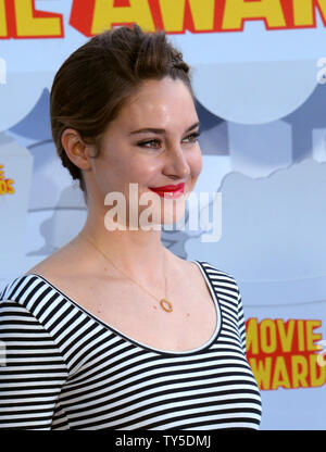 Schauspielerin Shailene Woodley kommt für die MTV Movie Awards bei Nokia Theatre L.A. Leben in Los Angeles am 12. April 2015. Foto von Jim Ruymen/UPI Stockfoto