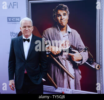 Honoree Steve Martin besucht 43. American Film Institute Life Achievement Award Gala im Dolby Theatre in Hollywood" in Los Angeles am 4. Juni 2015. Der Tribut feierte Martin's vielfältige Karriere von mehr als 40 Jahren in Film, TV, Theater, Bücher und Musik. Foto von Jim Ruymen/UPI Stockfoto