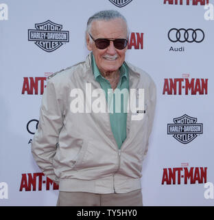 Comic Symbol Stan Lee bei der Premiere der Sci-Fi-Film "ant-man" an der Dolby Theatre in Hollywood" in Los Angeles am 29. Juni 2015. Lee besuchte die Premiere nach einem Notfall Reise in das Krankenhaus einen Tag früher. Die 92-jährige Comic Legende war am Sonntag von seinem Hollywood Hills nach Hause ins Cedars-Sinai Krankenhaus gebracht, entsprechend einem Artikel, der am Montag von TMZ.. Foto von Jim Ruymen/UPI Stockfoto