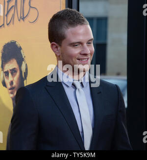 Schauspieler Jonny Weston besucht die Premiere des Motion Picture romantischen Drama "Wir sind Freunde" an der TCL Chinese Theatre in Hollywood" in Los Angeles am 20. August 2015. Storyline: Gefangen zwischen eine verbotene Romanze und die Erwartungen an seine Freunde, aufstrebende DJ Cole Carter versucht, den Weg im Leben, die zu Ruhm und Reichtum führt zu finden. Foto von Jim Ruymen/UPI Stockfoto