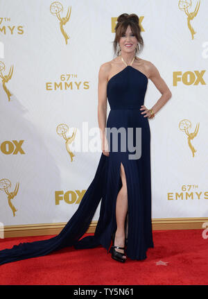 Schauspielerin Felicity Huffman kommt an der 67th Primetime Emmy Awards in der Microsoft Theater in Los Angeles am 20. September 2015. Foto von Jim Ruymen/UPI. Stockfoto