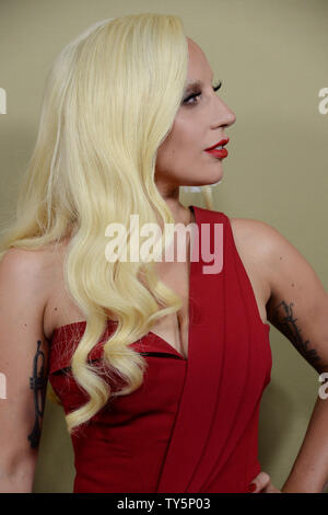 Schauspielerin/Sängerin Lady Gaga besucht die Premiere Screening der FX' amerikanischen Horror Story: Hotel "am Regal Cinemas L.A. Leben in Los Angeles am 3. Oktober 2015. Storyline: sowohl physische als auch psychische Schrecken beeinflussen ein Zerlegen Familie, Arbeiter und Bewohner einer Irrenanstalt, einem Coven von Hexen, und eine Form von Zirkus freaks in dieser Anthologie Serie, wobei der Schwerpunkt auf den Themen der Untreue, Sanity, Unterdrückung und Diskriminierung. Foto von Jim Ruymen/UPI Stockfoto