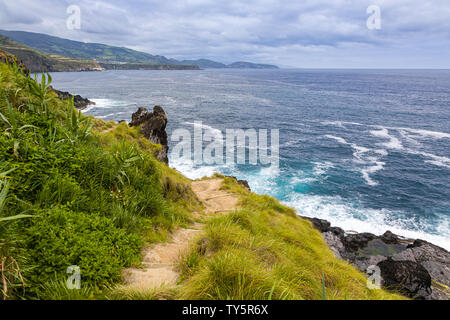 Bucht an der Stadt von Maia auf Sao Miguel, Azoren Archipel, Portugal Stockfoto